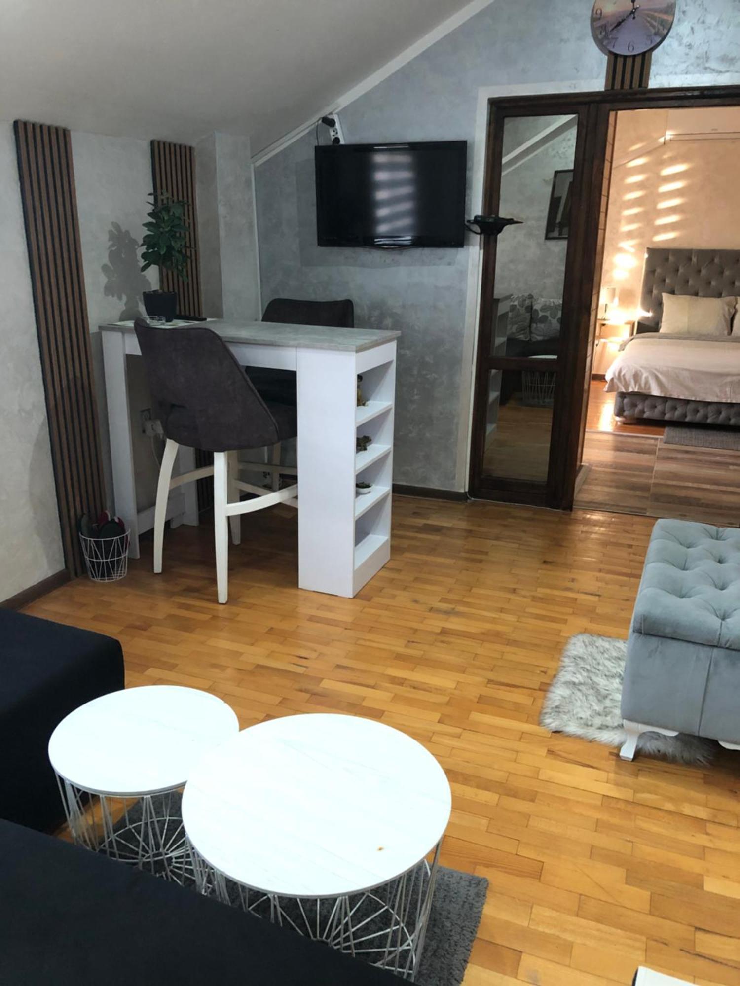 Delux Apartmani Пожареваць Екстер'єр фото
